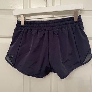Lululemon Hotty Hot Low-Rise Short 2.5”